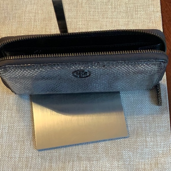 Tory Burch Black Snake-Embossed Zip Wallet GUC Brown shimmer - Picture 14 of 15